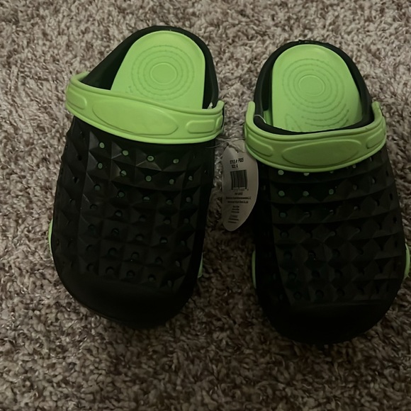 Crocs - Picture 5 of 6